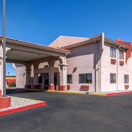 Quality Inn & Suites Albuquerque North Near Balloon Fiesta Park Bagian luar foto