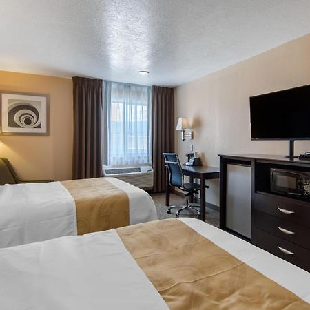 Quality Inn & Suites Albuquerque North Near Balloon Fiesta Park Bagian luar foto
