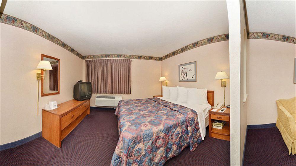 Quality Inn & Suites Albuquerque North Near Balloon Fiesta Park Bagian luar foto