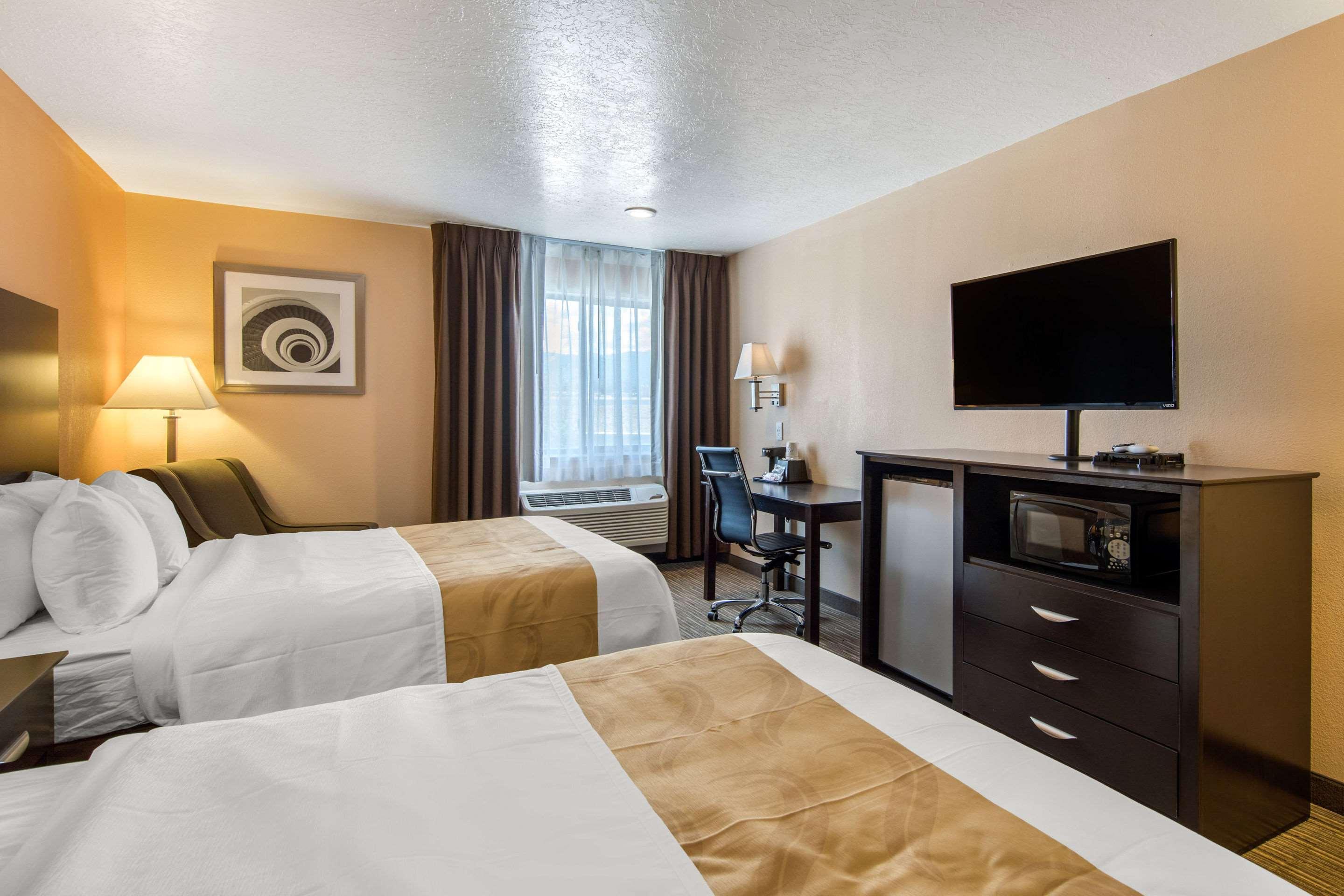 Quality Inn & Suites Albuquerque North Near Balloon Fiesta Park Bagian luar foto