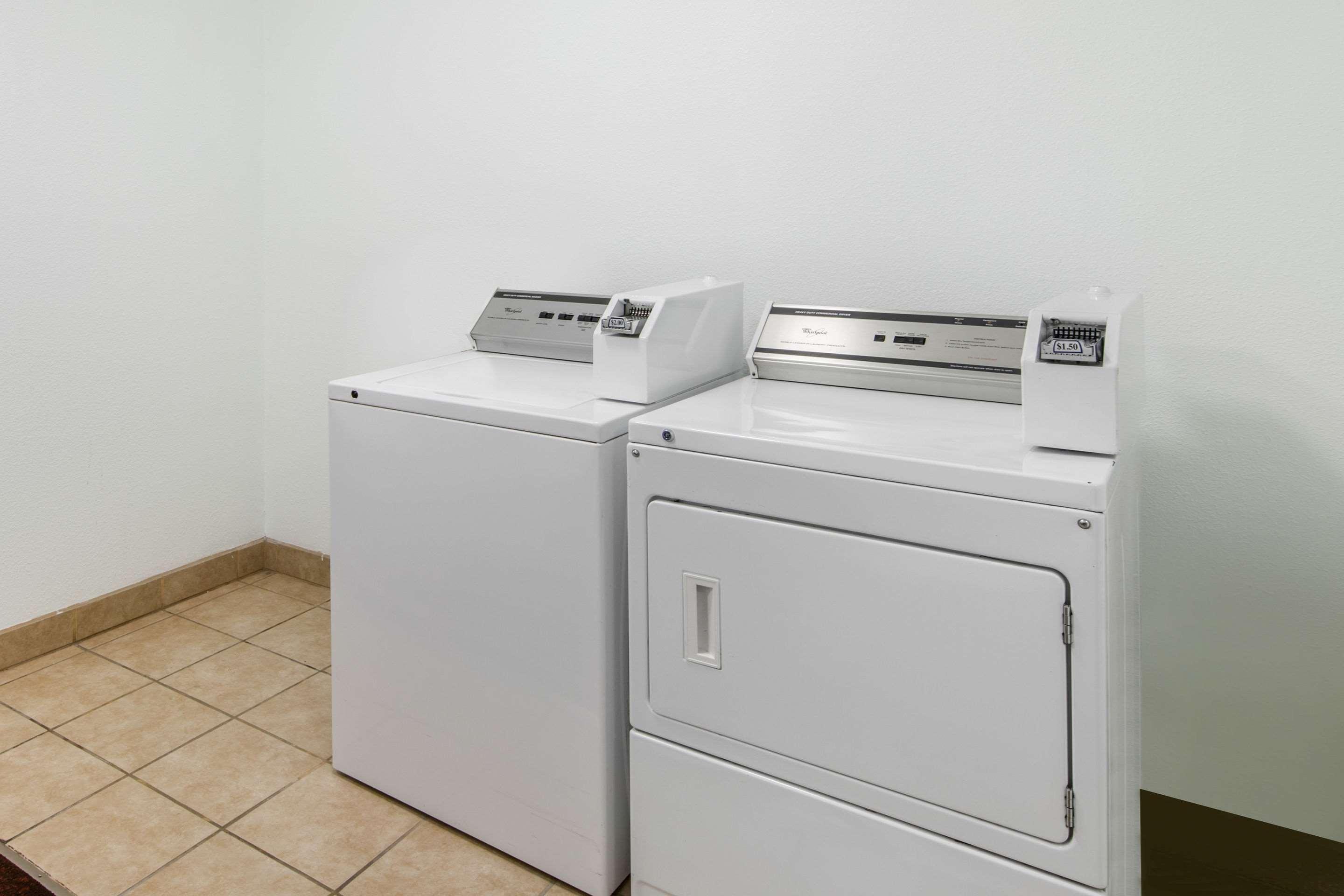 Quality Inn & Suites Albuquerque North Near Balloon Fiesta Park Bagian luar foto
