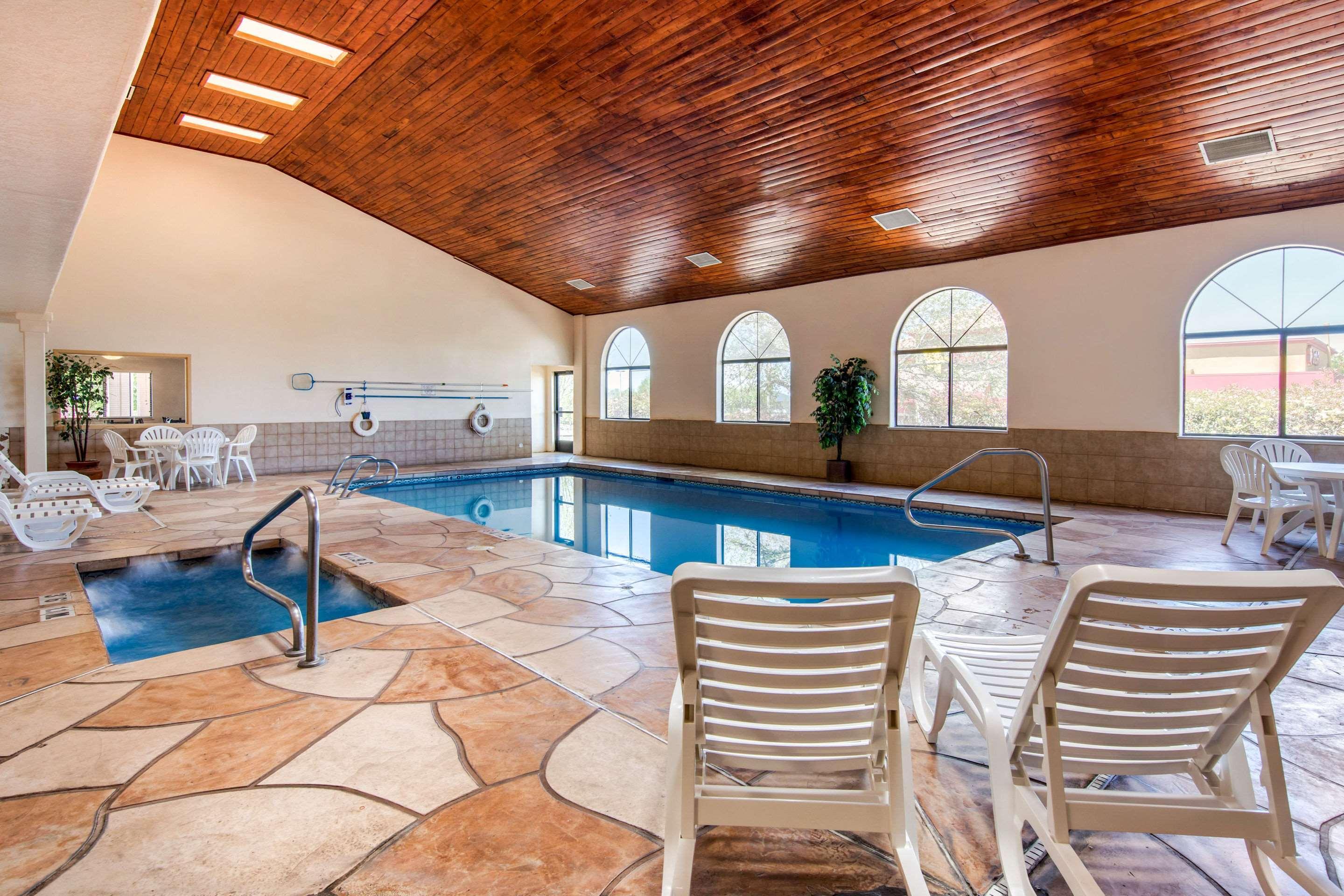 Quality Inn & Suites Albuquerque North Near Balloon Fiesta Park Bagian luar foto
